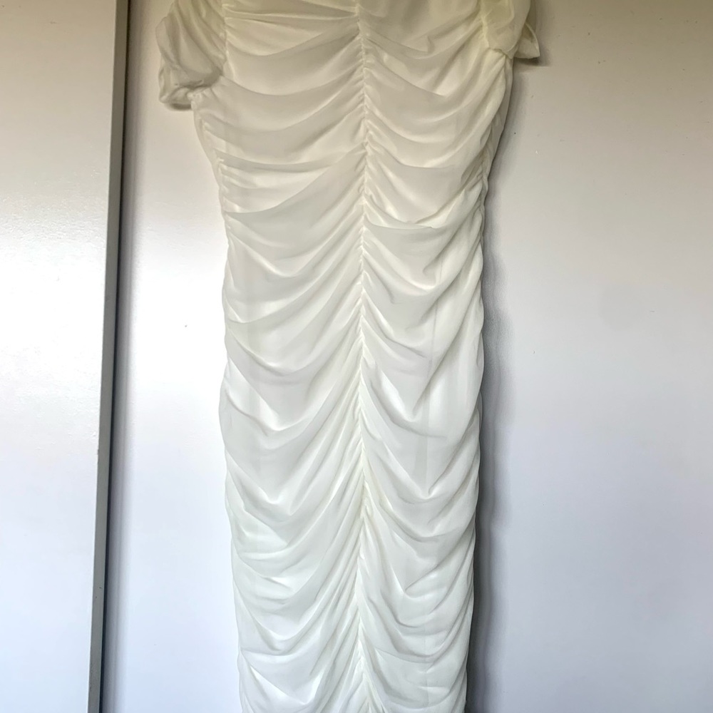 FashionNova Runched MIDI Dress WHITE Size: L